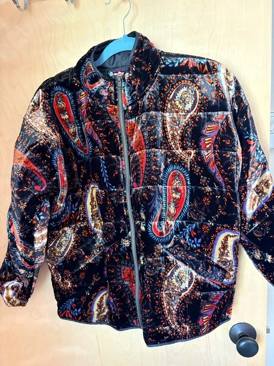 Johnny Was Black Velvet Paisley Bomber Jacket with Red & Blue Accents - Picture 4 of 6